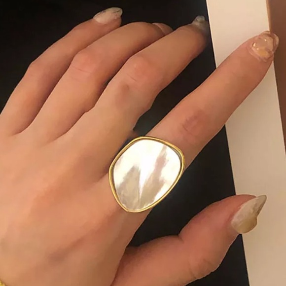 🐚 Elegant Shiny Shell Statement 925 Ring 💍 - Picture 5 of 5
